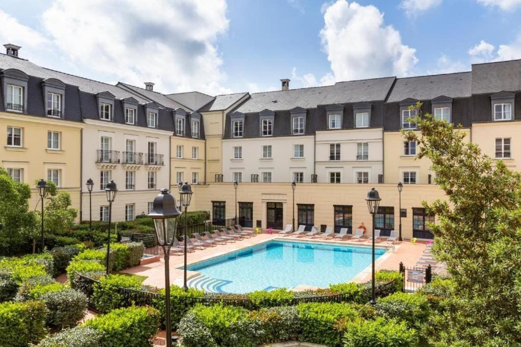 Disneyland Deluxe Flat, Outside Pool, Climatisation, 1 Min To Disney Parks Serris Exterior photo